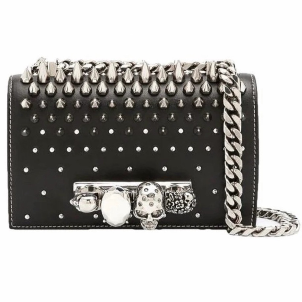 NEW🔥Alexander McQueen Mini Leather Spiked Skull Knuckle Bag🔥